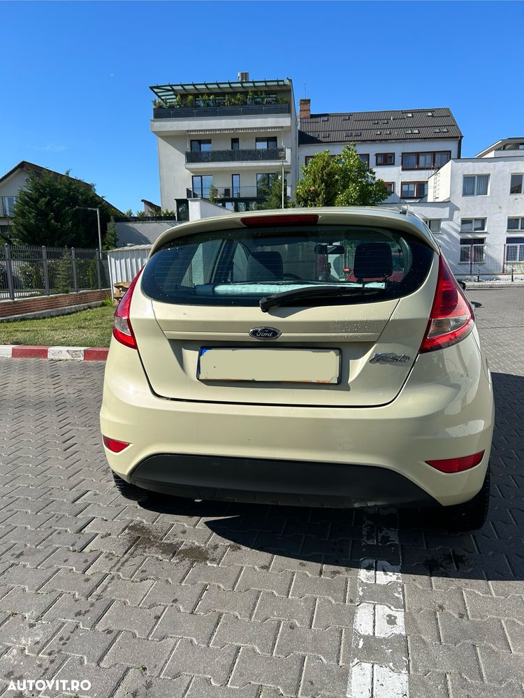 Ford Fiesta - 2