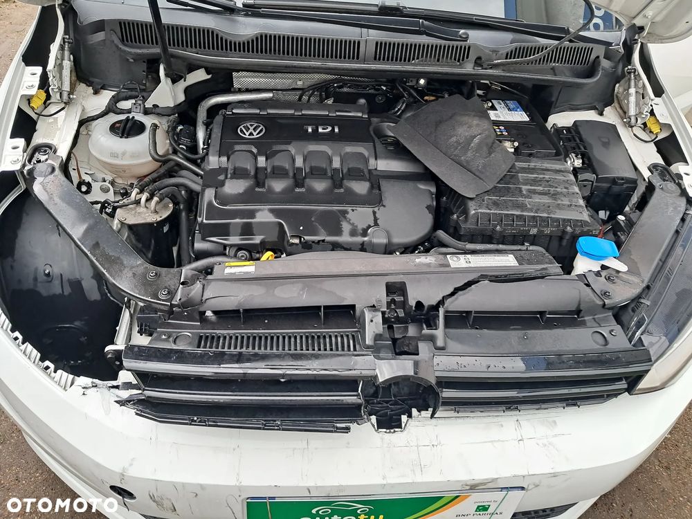 Volkswagen Touran - 16