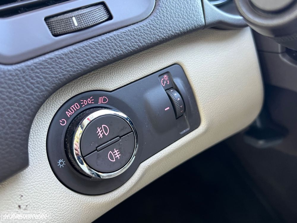 Opel Insignia Sports Tourer 2.0 CDTi Cosmo S/S - 9