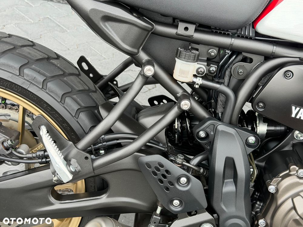 Yamaha XSR - 16
