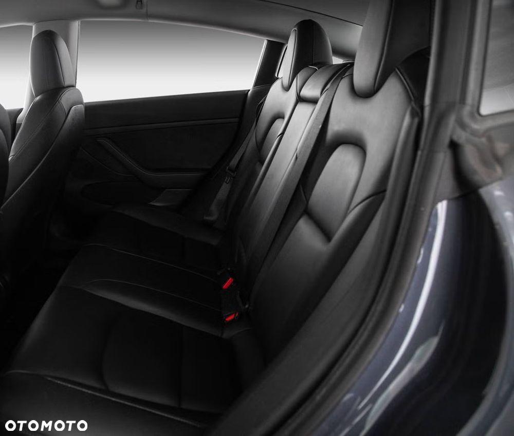 Tesla Model 3 - 9
