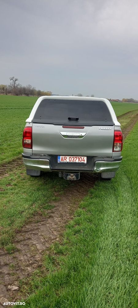 Toyota Hilux - 11