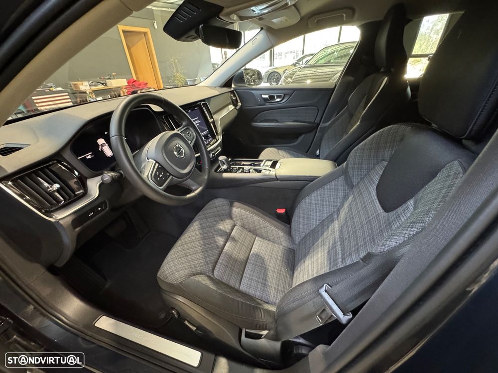 Volvo V60 2.0 T6 AWD TE Core - 27