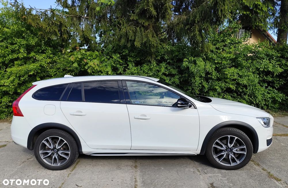 Volvo V60 Cross Country T5 AWD Momentum - 3