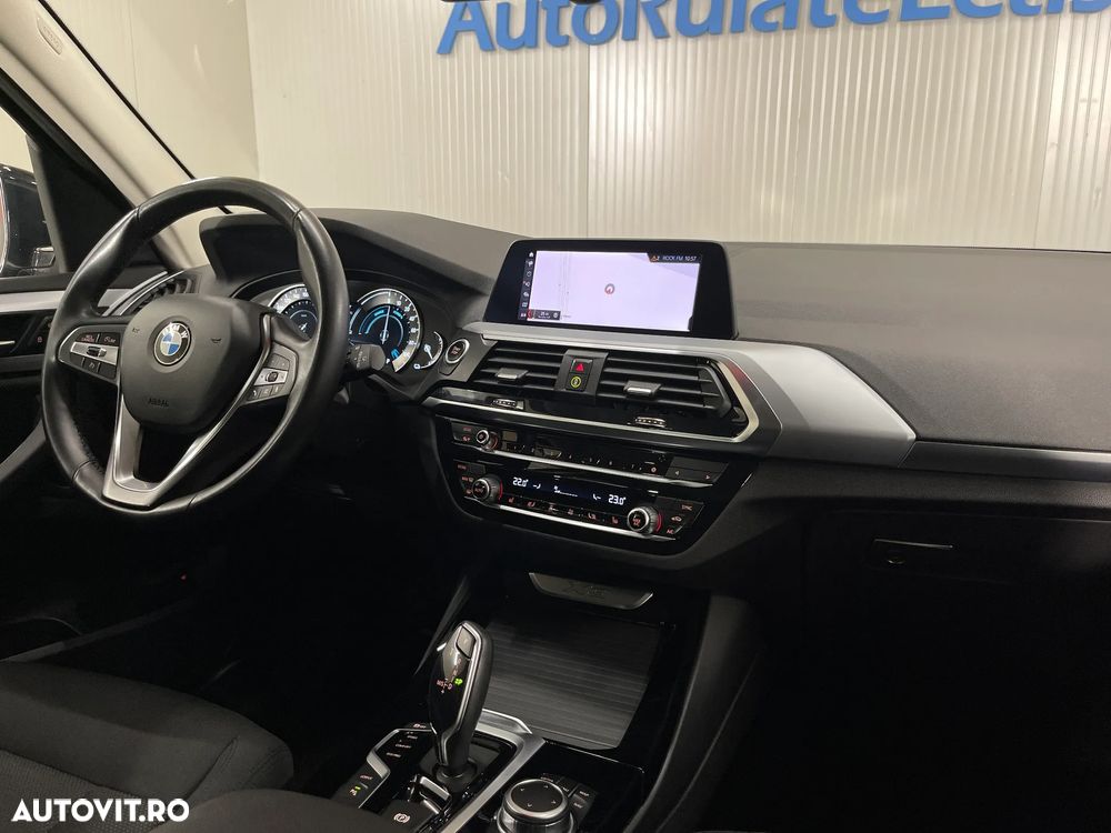 BMW X3 xDrive30e AT PHEV - 8