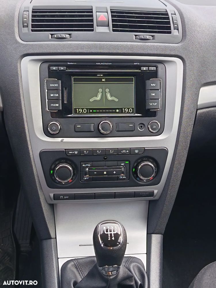 Skoda Octavia 1.6 TDI DPF Ambition - 12