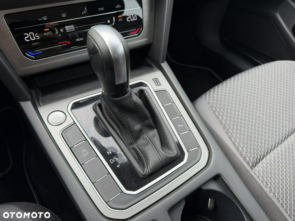 Volkswagen Passat - 10