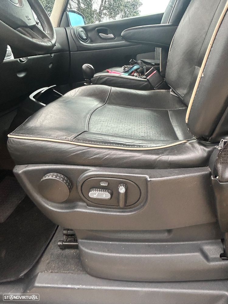 Renault Espace 2.0 dCi Initiale 7L - 21