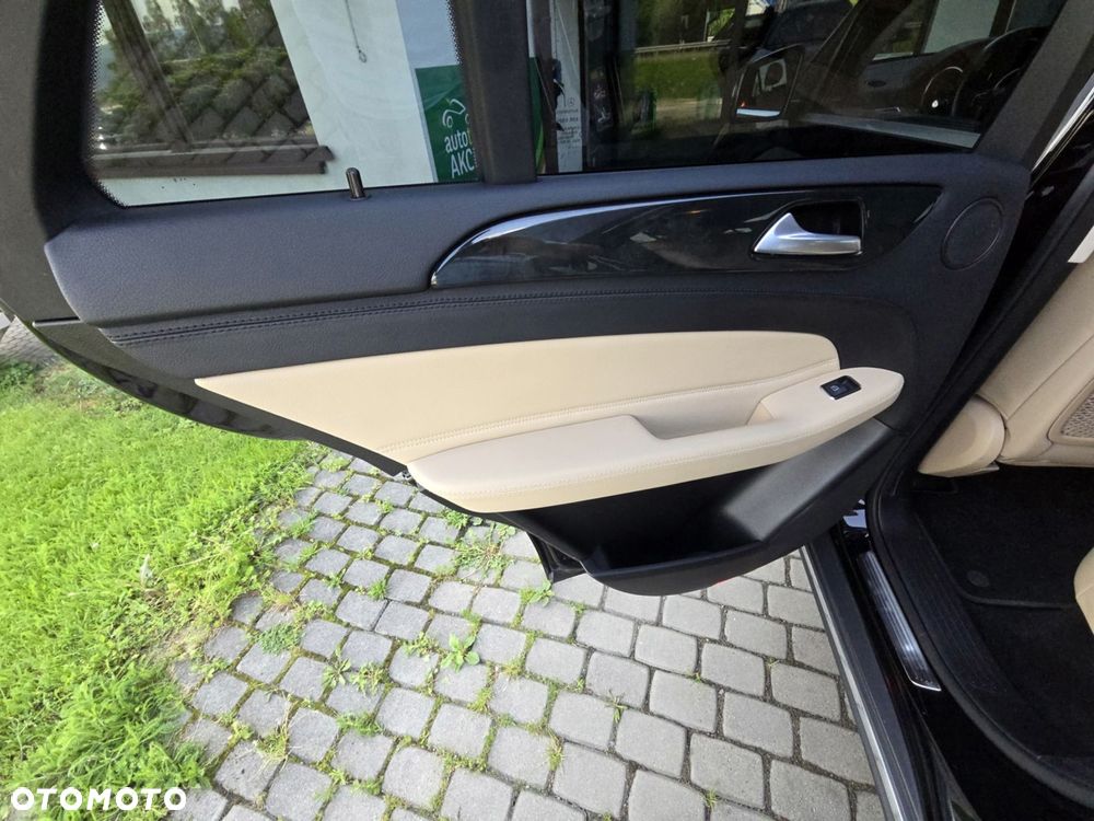 Mercedes-Benz GLE - 29