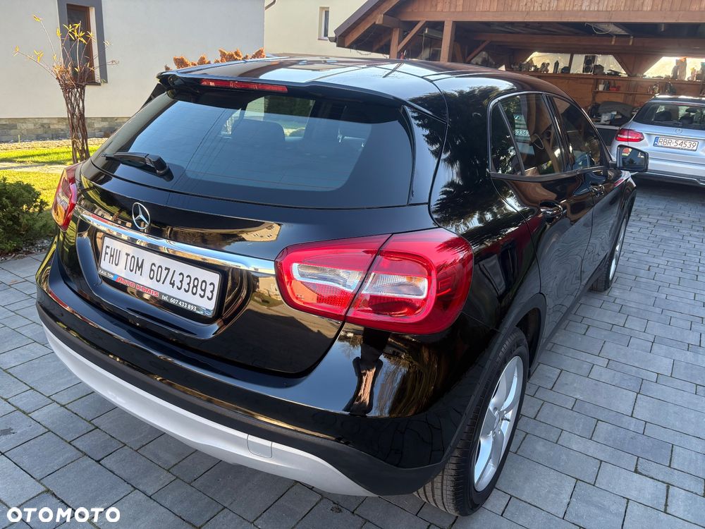 Mercedes-Benz GLA - 13