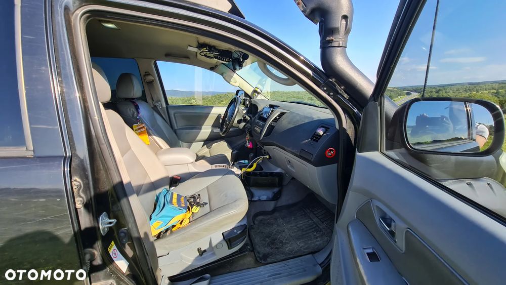 Toyota Hilux 3.0 D-4D Invincible - 33