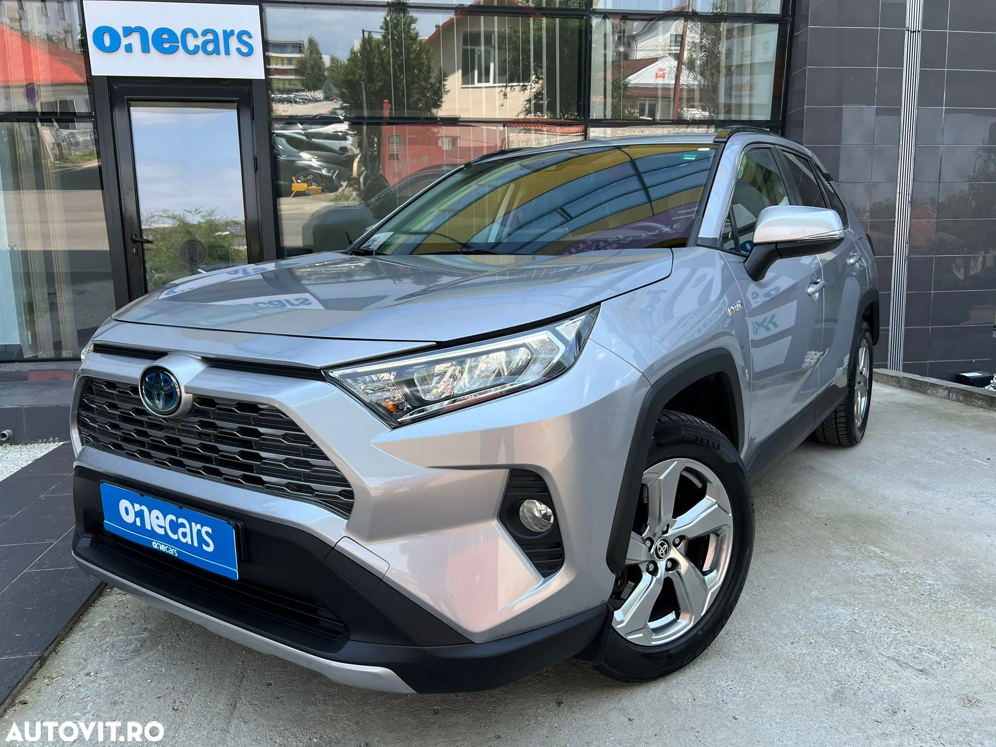 Toyota RAV4 - 8