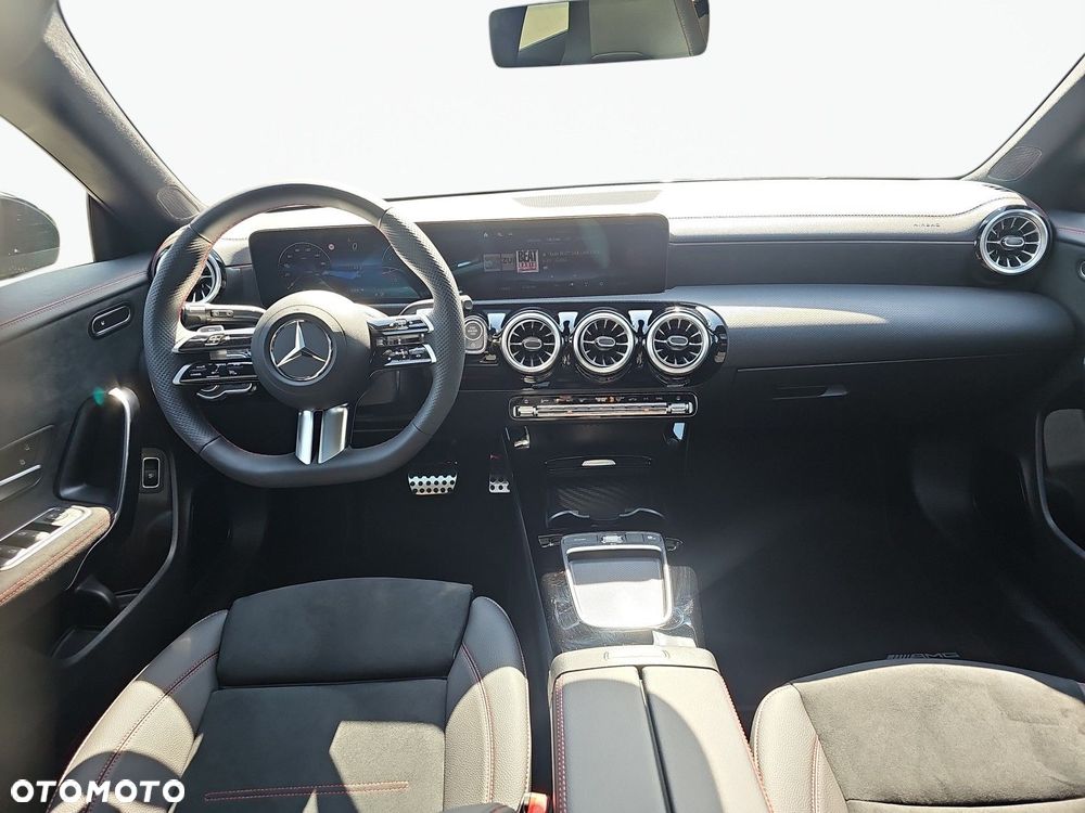Mercedes-Benz CLA 200 AMG Line 7G-DCT - 14