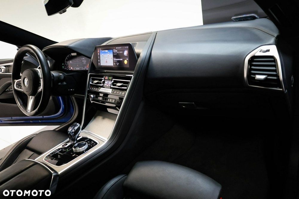 BMW Seria 8 - 34