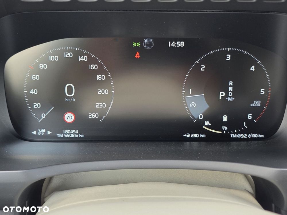 Volvo XC 90 - 22