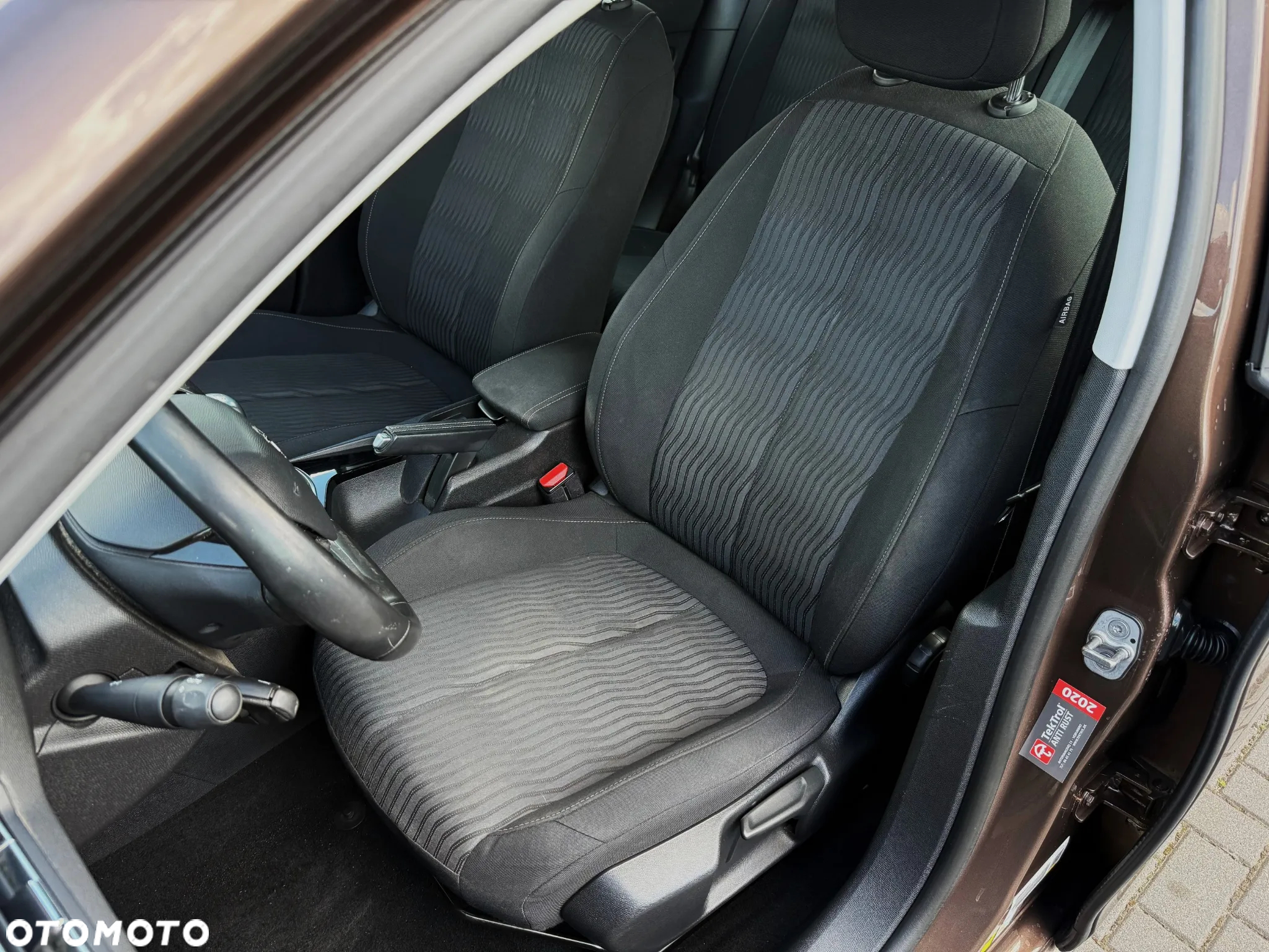 Peugeot 308 125 THP Allure - 8