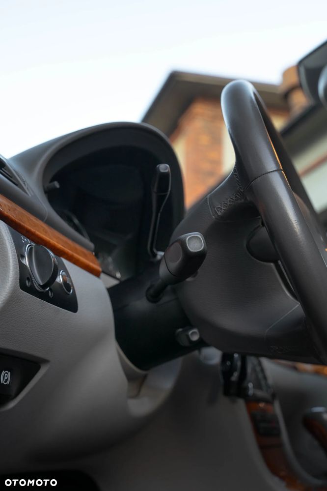 Mercedes-Benz Klasa E 500 4-Matic Elegance - 26