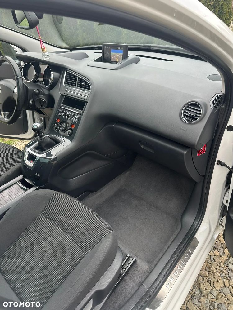 Peugeot 5008 HDI FAP 115 Family - 14