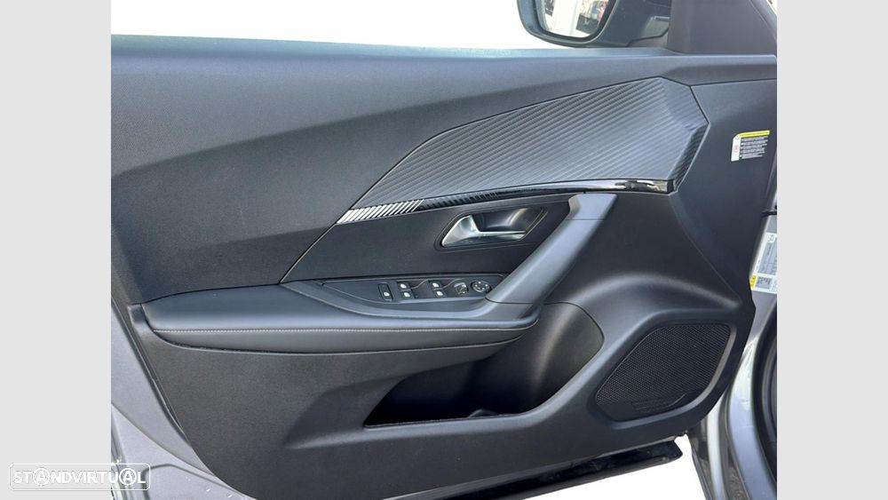 Peugeot 2008 1.2 Hybrid Allure e-DCS6 - 11