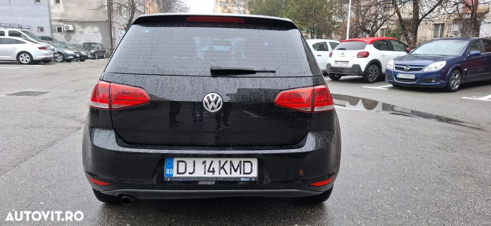 Volkswagen Golf - 6