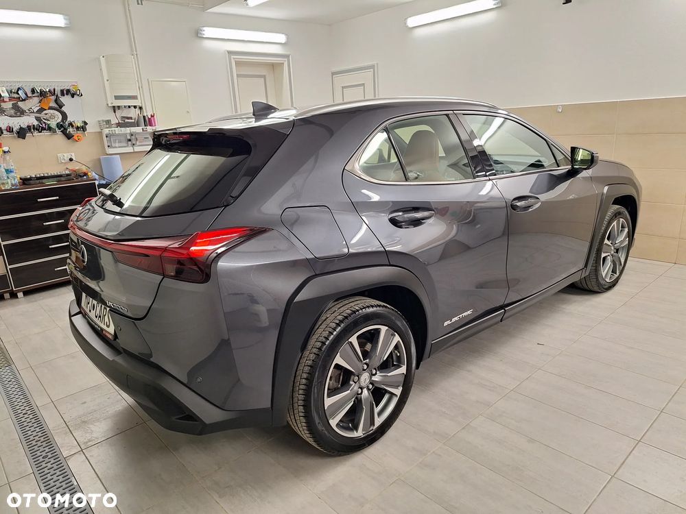 Lexus UX 300e Executive Line - 13