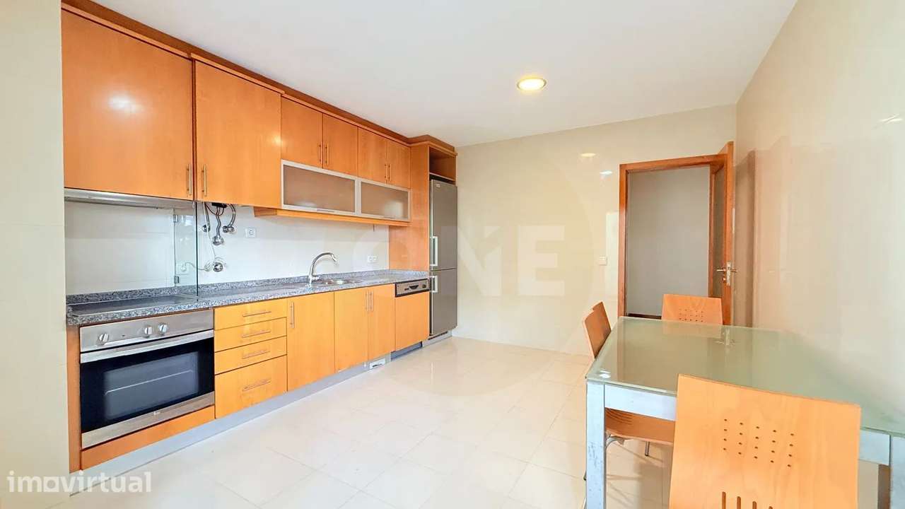 ApartamentoT2 em Árvore Excelentes Áreas Garagem Fechada para 2 Carros - Grande imagem: 5/24