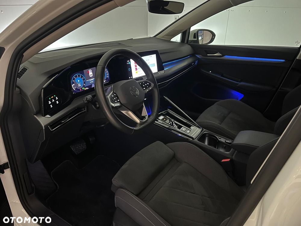 Volkswagen Golf - 10