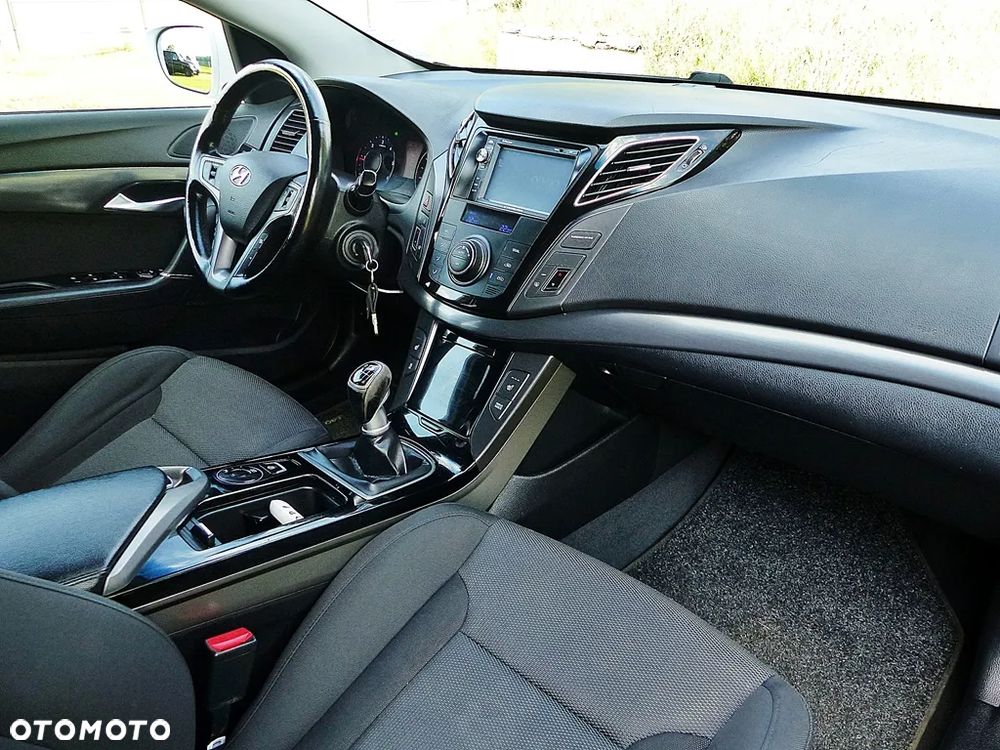Hyundai i40 Kombi blue 1.7 CRDi Style - 25