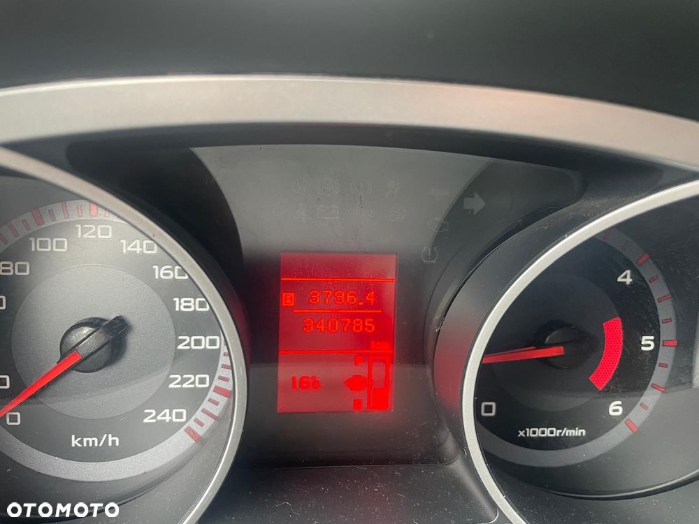 Mitsubishi Outlander 2.0 DID Intense + - 4