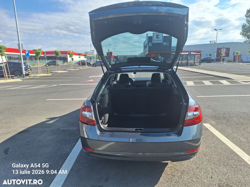 Skoda Octavia 2.0 TDI DSG Style - 10
