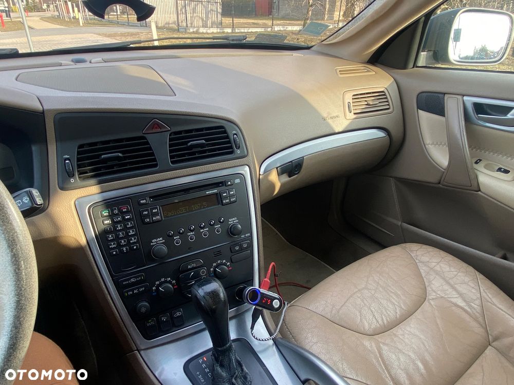 Volvo XC 70 2.4 AWD Automatik Momentum - 7