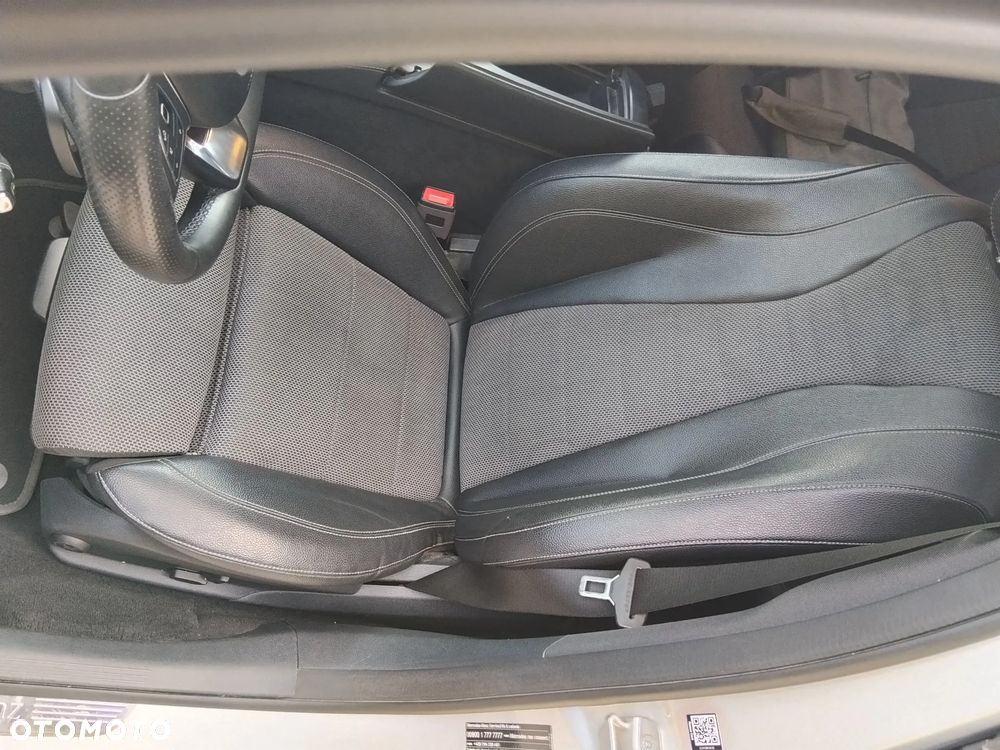 Mercedes-Benz Klasa E 220 d 4-Matic Business Edition 9G-TRONIC - 12