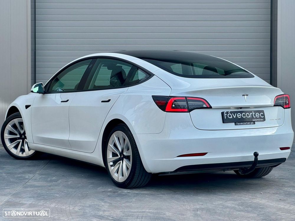 Tesla Model 3 - 5