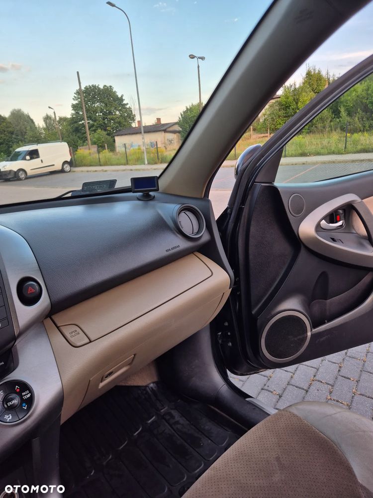 Toyota RAV4 - 12