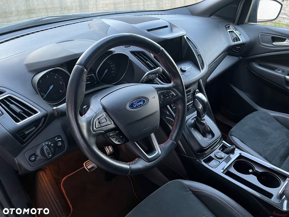 Ford Kuga 2.0 TDCi 4x4 ST-Line - 23