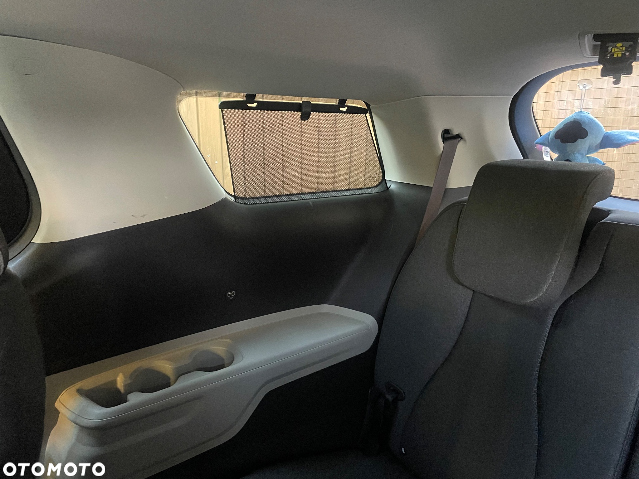 Kia Carnival - 10