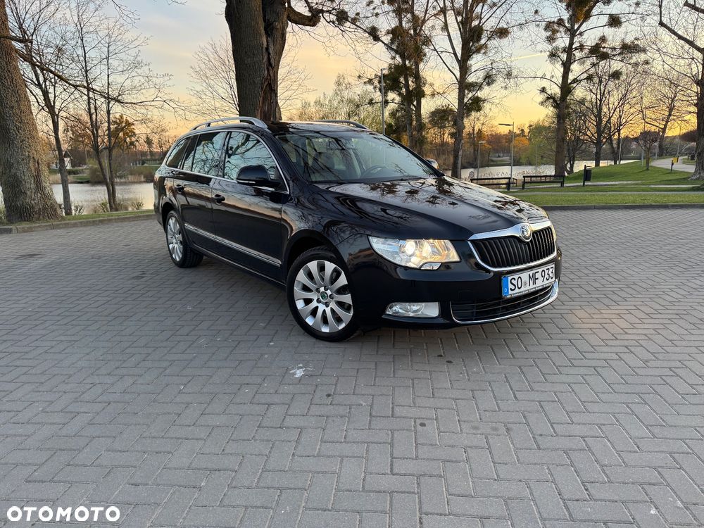 Skoda Superb 2.0 TDI DSG Exclusive - 2