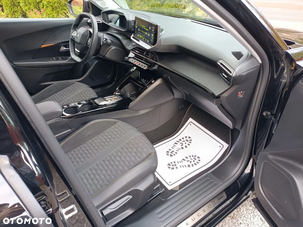 Peugeot 2008 PureTech 130 EAT8 GT - 30