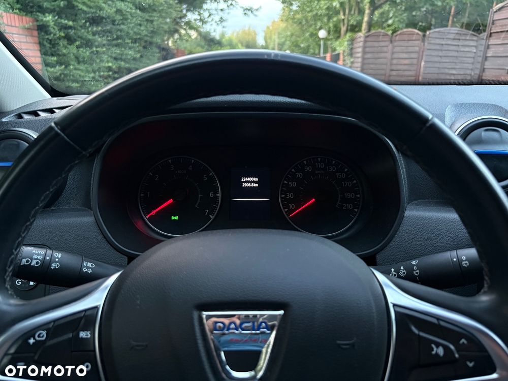 Dacia Duster TCe 100 2WD Celebration - 23