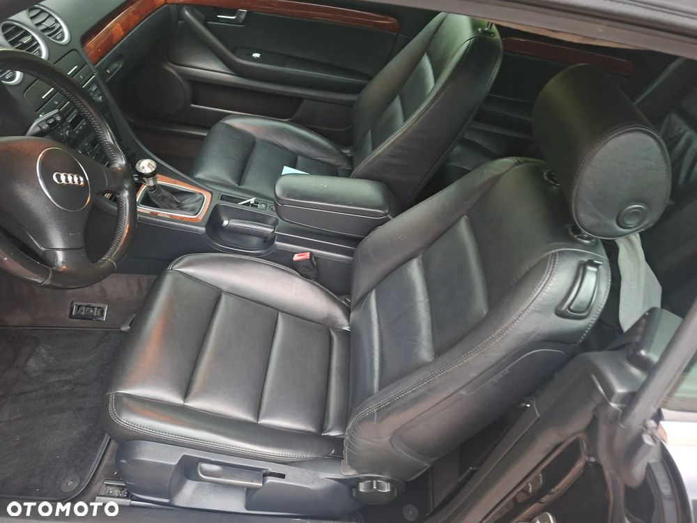 Audi A4 Cabrio 2.4 - 11