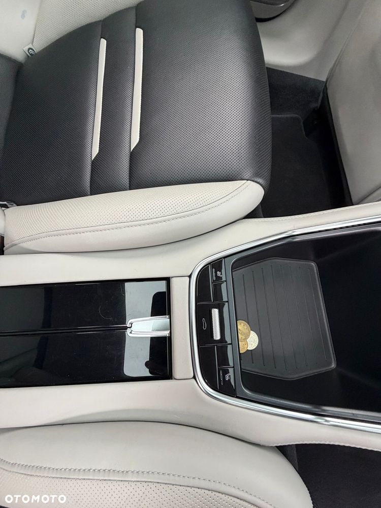 Porsche Panamera 4S - 14