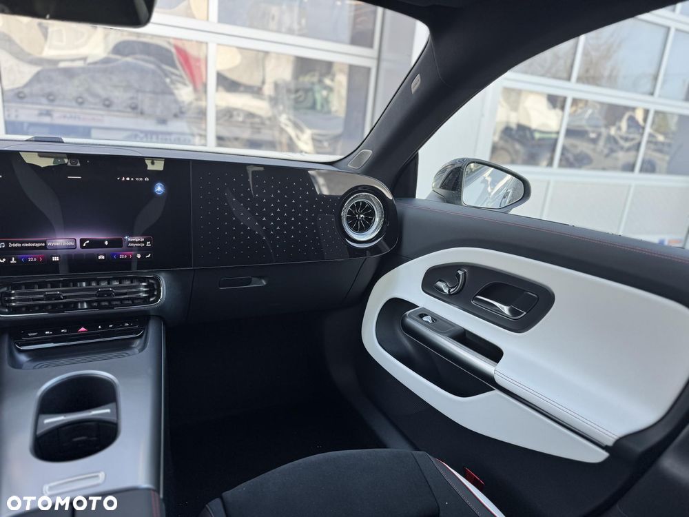 Mercedes-Benz CLA 200 mHEV 4-Matic 8G-DCT - 16