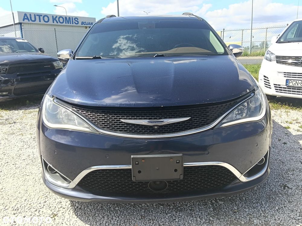 Chrysler Pacifica - 3