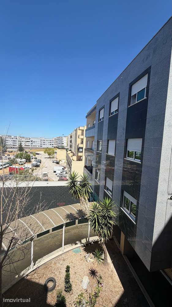 T1 com garagem e arrecadação, no centro do Feijó, Almada - Grande imagem: 5/16