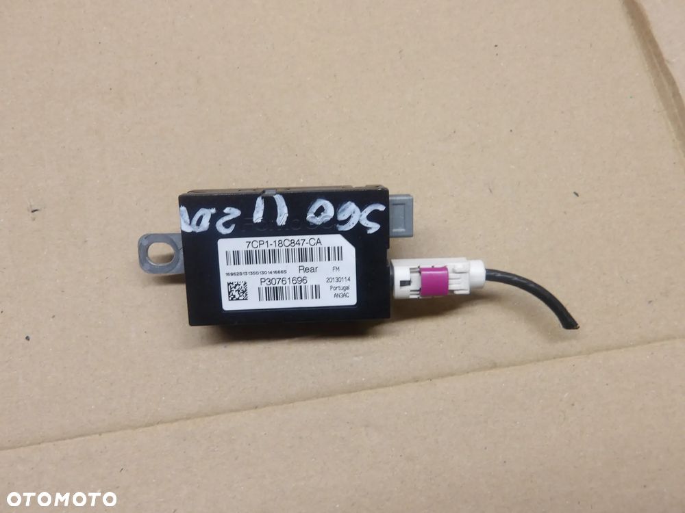 VOLVO S60 II 10-13r. 2.0 D3 WZMACNIACZ ANTENY P30761696 - 2