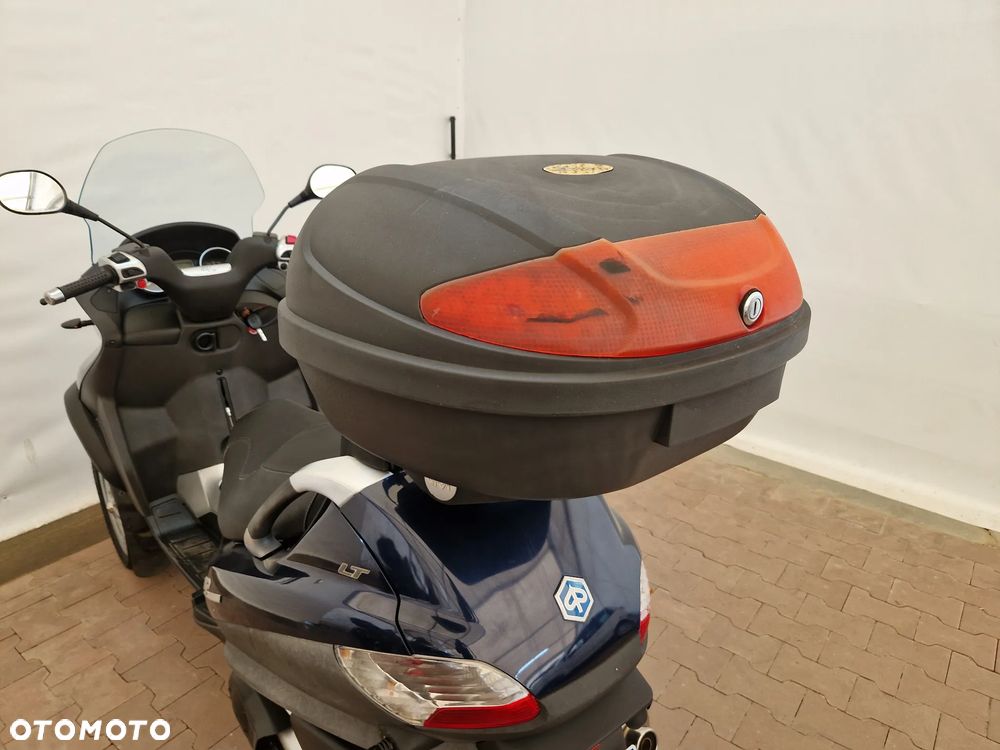 Piaggio MP-3 - 24