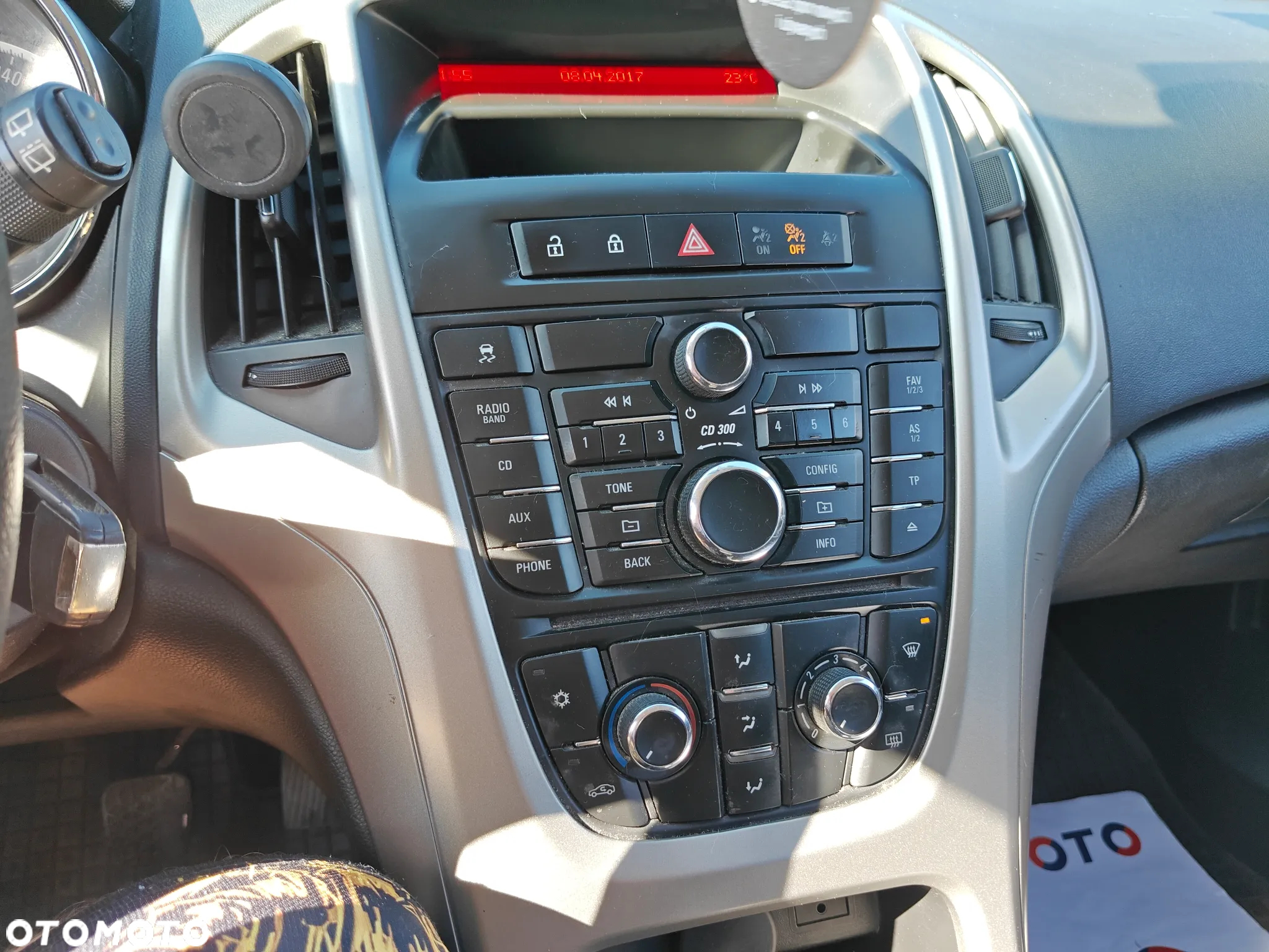 Opel Astra III 1.6 Cosmo - 23