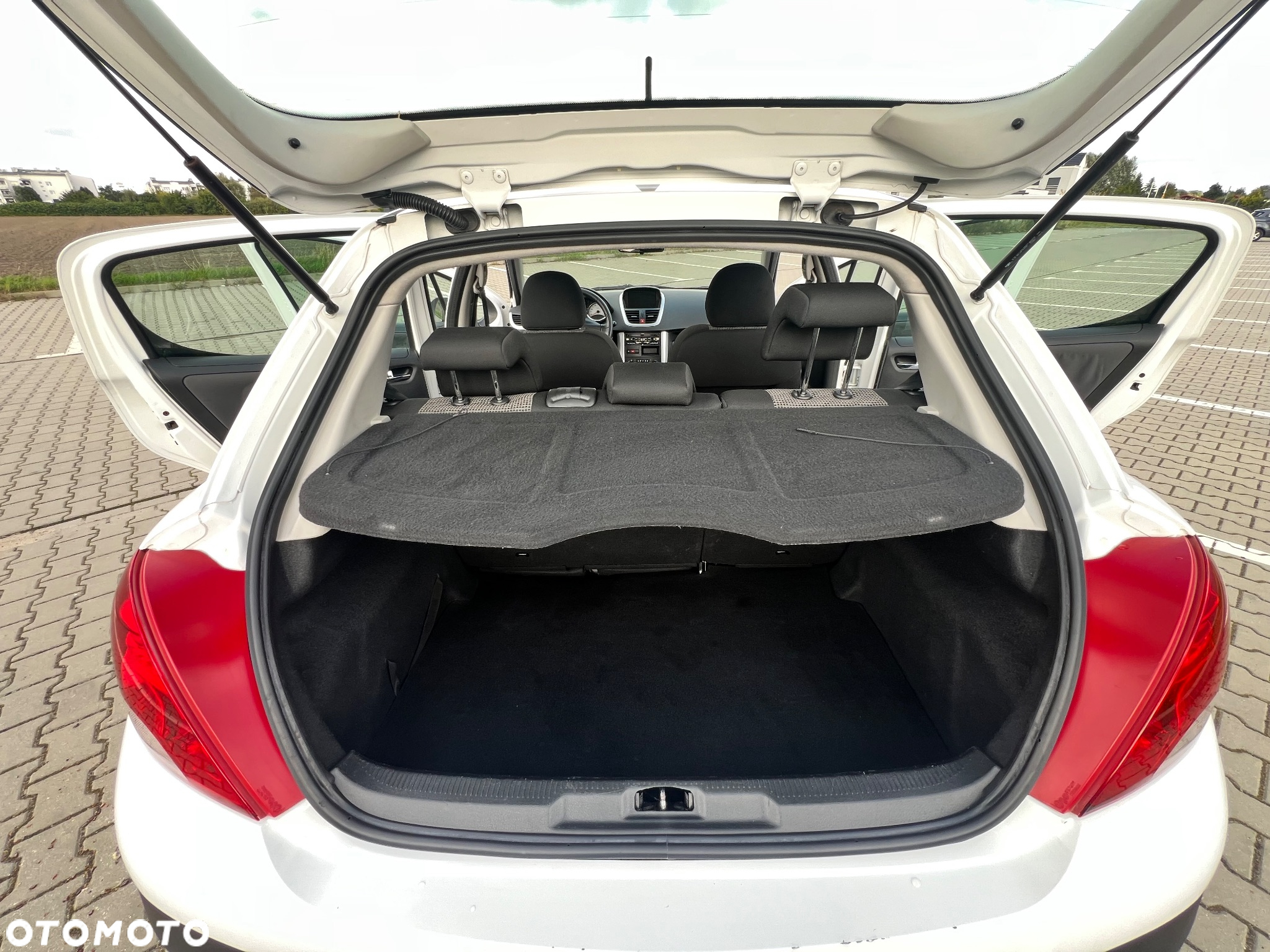 Peugeot 207 1.4 Trendy - 21