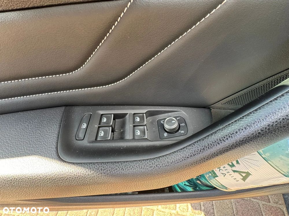 Volkswagen Passat - 8