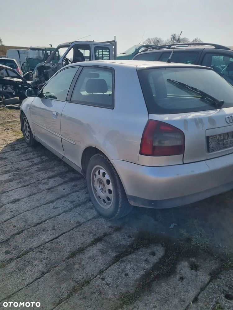 Audi a3 8l lift 1.9 tdi ATD 101km skrzynia EUH lakier LY7W na części - 5